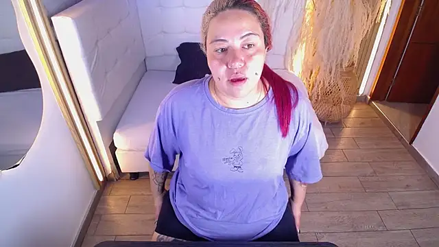 Bruja  Scarlata online show from November 20, 10:16 am