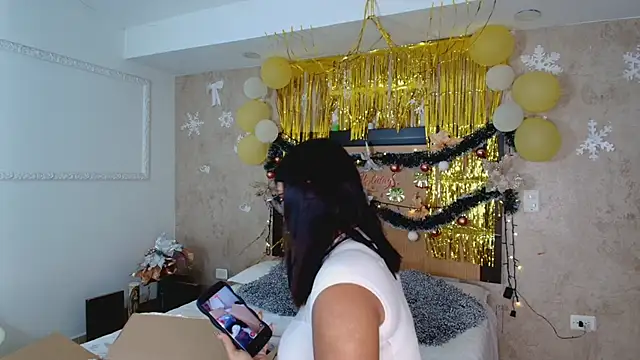 mialopez52 online show from November 29, 10:54 pm