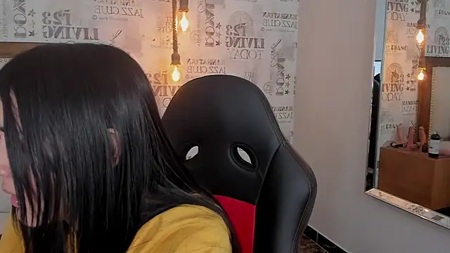 CASSIESTONEMM1 online show from December 28, 9:42 am