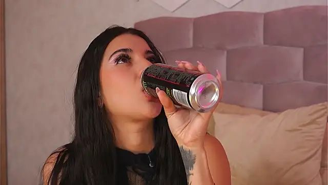 AnitaKariri online show from March 10, 8:40 am