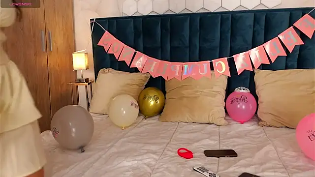 AnitaKariri online show from November 11, 9:26 am