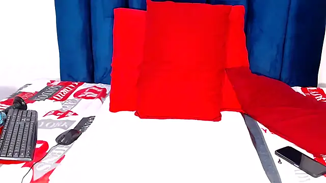 Honeybumsx32 online show from February 12, 8:19 pm