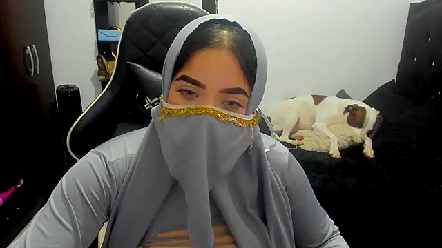 Snapshot of janna_isa chatting on October 18, 10:12 pm janna isa online show from October 18, 10:12 pm