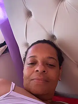 lomagata online show from December 3, 1:10 pm