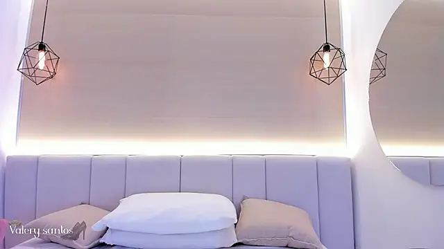 Snapshot of valerysantos_ chatting on October 29, 12:26 pm valerysantos online show from October 29, 12:26 pm