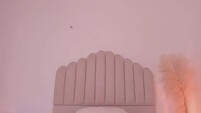 Snapshot of valerysantos_ chatting on June 14, 12:06 pm valerysantos online show from June 14, 12:06 pm
