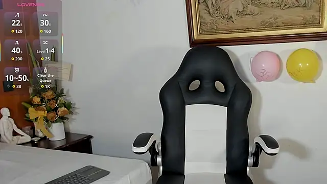 Wendy Marchall online show from February 26, 7:03 pm