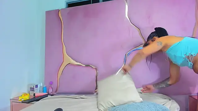 MelissaAndZeuss online show from January 15, 8:20 am