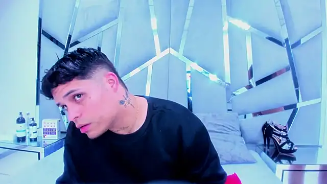 MelissaAndZeuss online show from March 20, 4:51 am