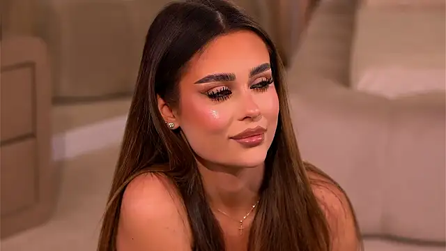 YasmineShaw online show from February 18, 1:14 am