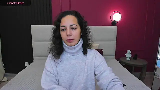 Snapshot of Linda_Insatiable chatting on September 29, 1:23 am Linda Insatiable online show from September 29, 1:23 am