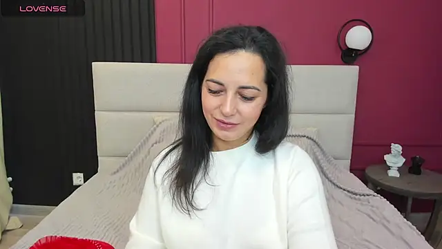 Snapshot of Linda_Insatiable chatting on October 2, 1:42 am Linda Insatiable online show from October 2, 1:42 am
