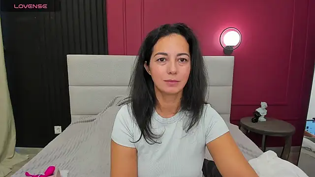 Snapshot of Linda_Insatiable chatting on September 21, 1:33 am Linda Insatiable online show from September 21, 1:33 am