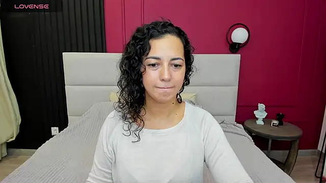 Snapshot of Linda_Insatiable chatting on October 13, 1:29 am Linda Insatiable online show from October 13, 1:29 am