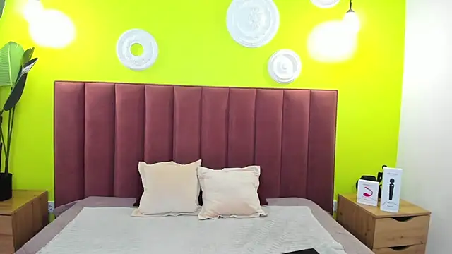 Linda Insatiable online show from March 14, 1:33 am