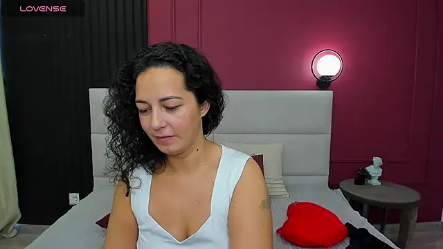 Snapshot of Linda_Insatiable chatting on September 18, 1:30 am Linda Insatiable online show from September 18, 1:30 am