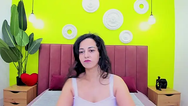 Linda Insatiable online show from May 15, 1:25 am