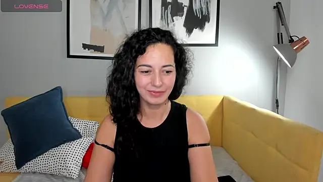 Snapshot of Linda_Insatiable chatting on February 24, 5:00 am Linda Insatiable online show from February 24, 5:00 am