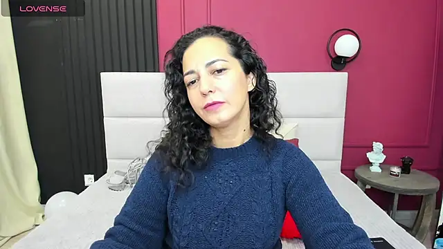 Snapshot of Linda_Insatiable chatting on October 5, 1:29 am Linda Insatiable online show from October 5, 1:29 am