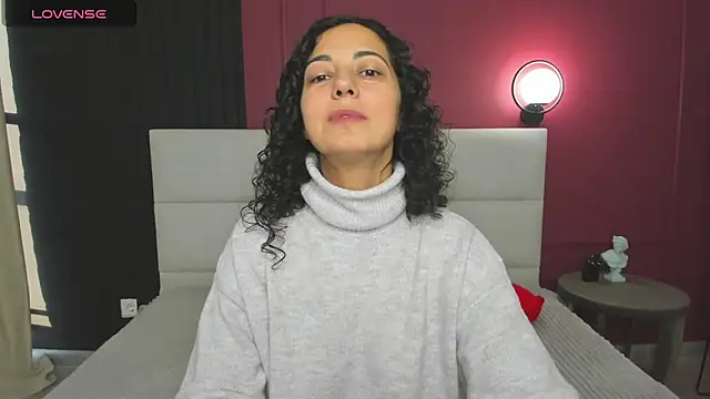 Snapshot of Linda_Insatiable chatting on September 15, 12:44 am Linda Insatiable online show from September 15, 12:44 am