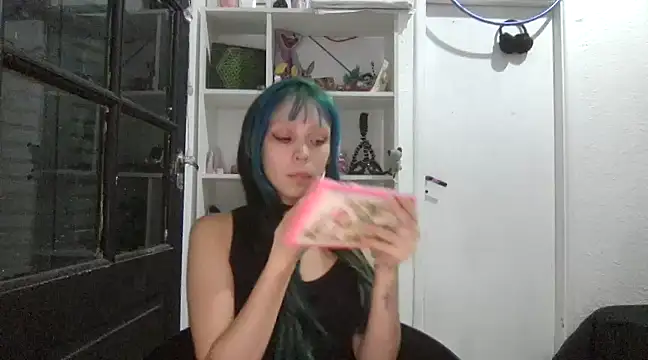 loletabb online show from March 22, 7:04 am