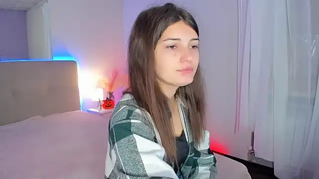 Laura Leee online show from October 17, 5:11 am