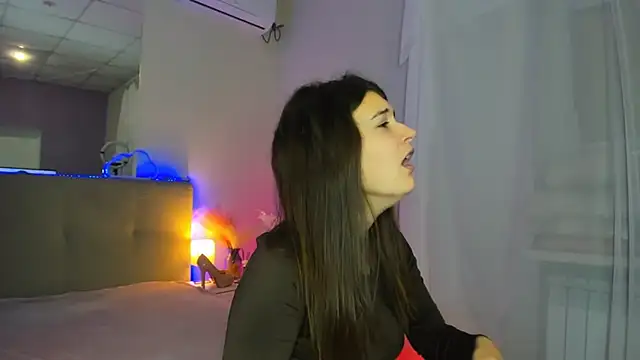 Laura Leee online show from November 30, 5:52 am