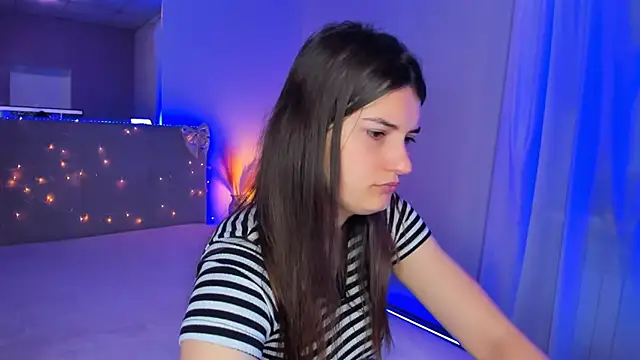 Laura Leee online show from May 16, 4:55 am
