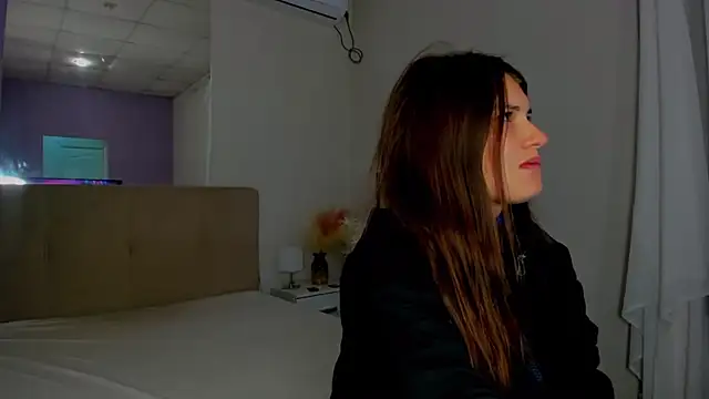 Laura Leee online show from October 4, 4:58 am