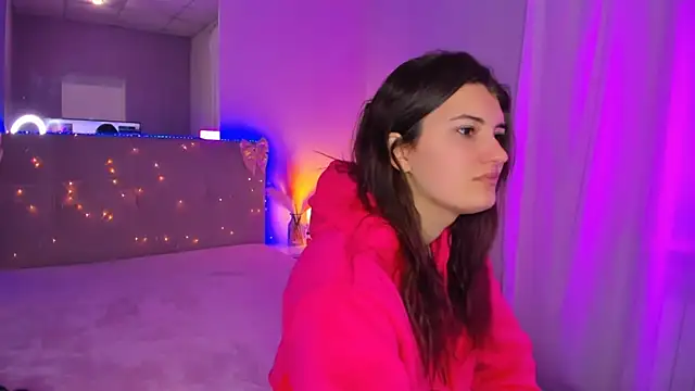 Laura Leee online show from April 11, 4:42 am