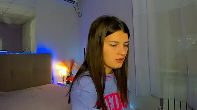 Laura Leee online show from October 20, 5:31 am