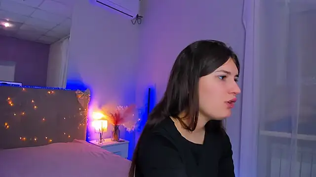 Laura Leee online show from March 6, 5:46 am