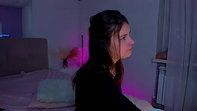 Laura Leee online show from March 18, 9:34 am