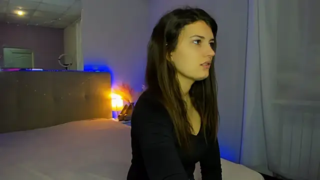 Laura Leee online show from November 26, 6:35 am