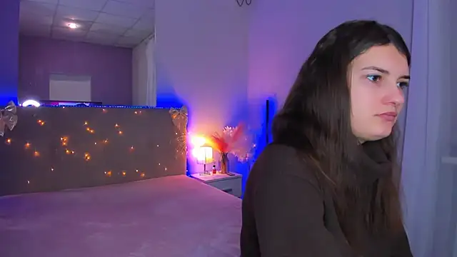 Snapshot of Laura_Leee chatting on February 26, 6:35 am Laura Leee online show from February 26, 6:35 am