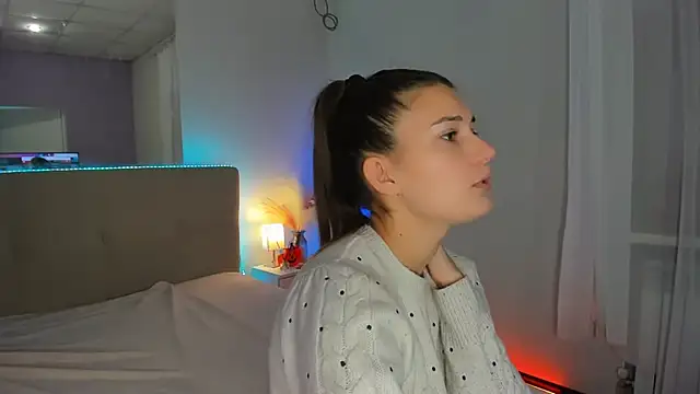 Laura Leee online show from October 16, 5:16 am