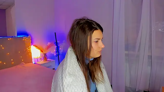 Snapshot of Laura_Leee chatting on February 5, 6:09 am Laura Leee online show from February 5, 6:09 am