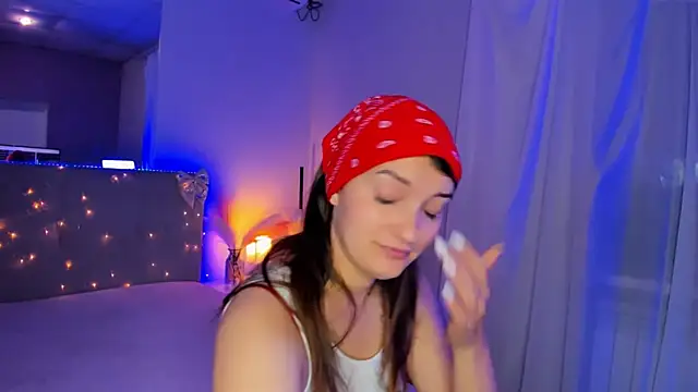 Snapshot of Laura_Leee chatting on June 16, 4:56 am Laura Leee online show from June 16, 4:56 am