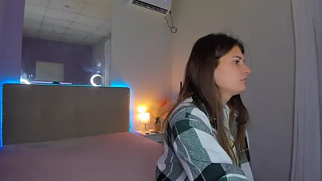 Laura Leee online show from September 24, 5:25 am