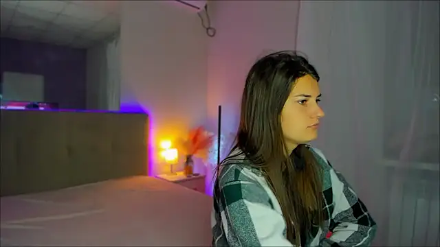 Laura Leee online show from September 25, 5:24 am