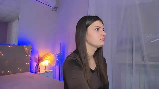 Laura Leee online show from March 24, 6:13 am