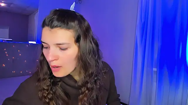 Laura Leee online show from April 28, 5:12 am