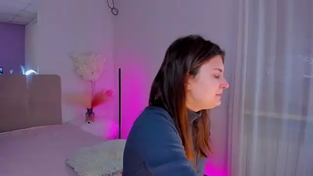 Laura Leee online show from March 20, 6:19 am