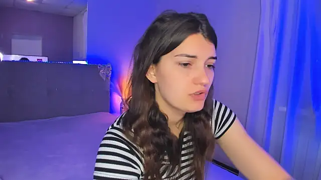 Laura Leee online show from May 7, 5:01 am