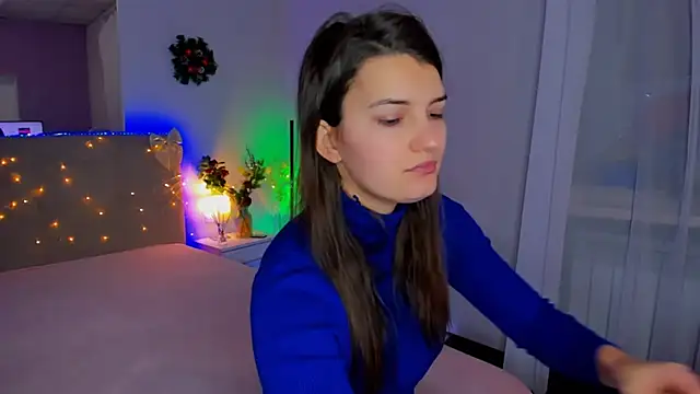 Snapshot of Laura_Leee chatting on January 15, 6:28 am Laura Leee online show from January 15, 6:28 am