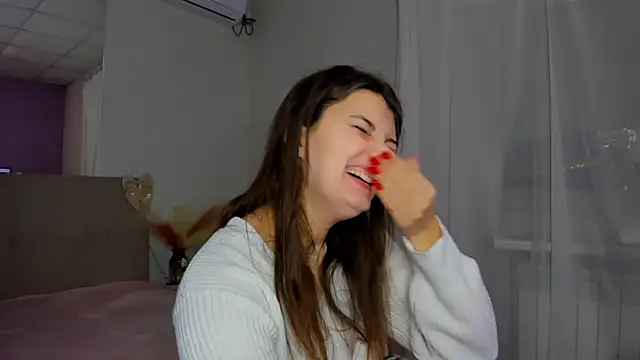 Laura Leee online show from March 22, 6:04 am