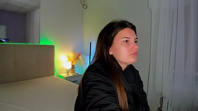 Laura Leee online show from October 12, 4:58 am