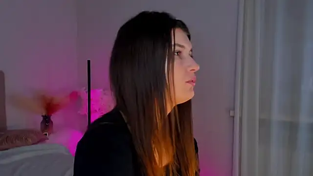 Laura Leee online show from March 8, 6:10 am