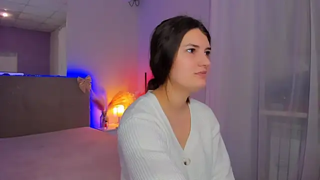 Laura Leee online show from March 17, 5:54 am