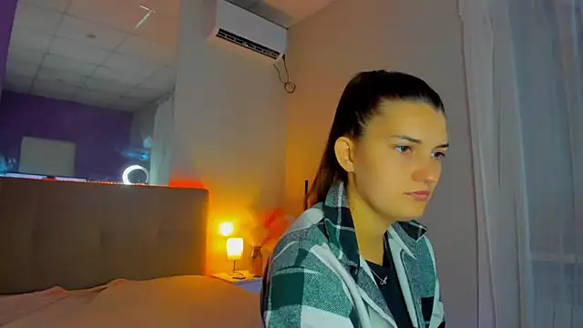 Laura Leee online show from September 19, 5:33 am